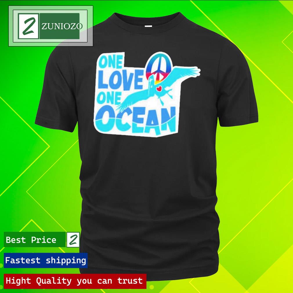 Official musician jimmy buffett wearing one love one ocean Shirt